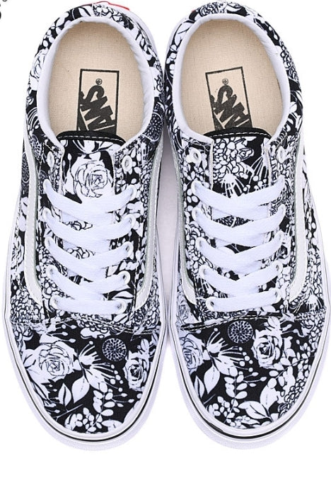 Les baskets Vans combinent style et performance. Leur design matériaux durables en font un mode. Pas cher. Le moins cher.