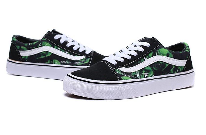 Les baskets Vans combinent style et performance. Leur design matériaux durables en font un mode. Pas cher. Le moins cher.