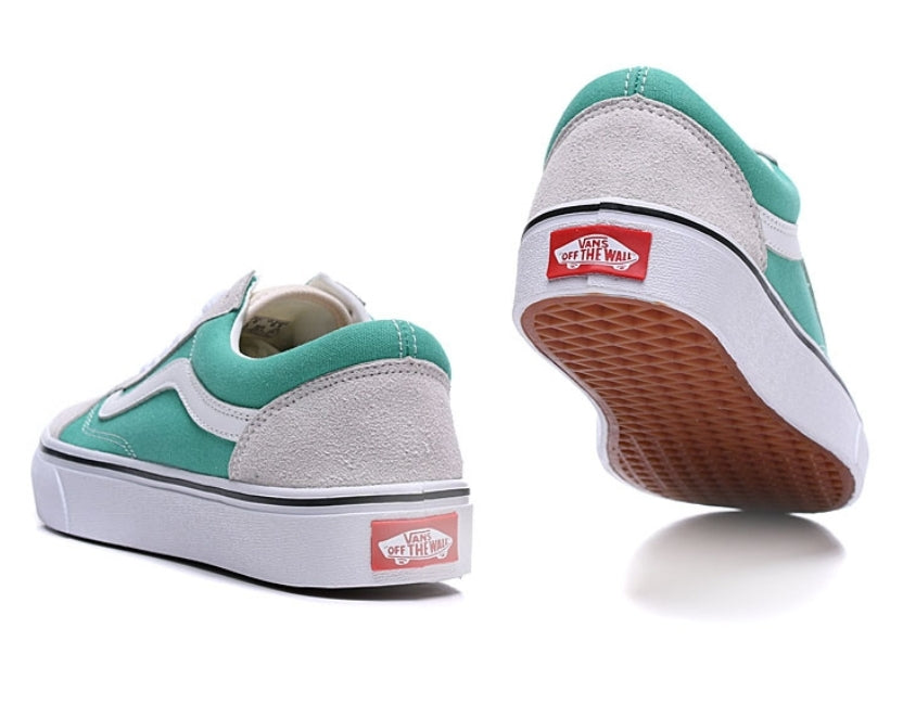 Les baskets Vans combinent style et performance. Leur design matériaux durables en font un mode. Pas cher. Le moins cher.