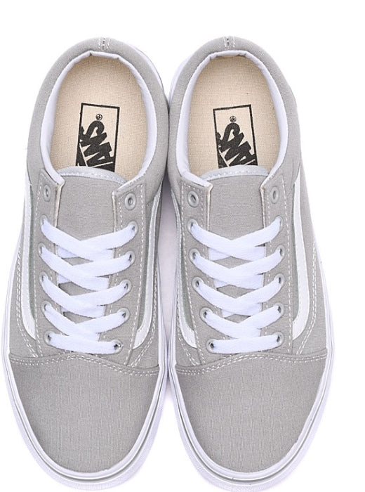 Les baskets Vans combinent style et performance. Leur design matériaux durables en font un mode. Pas cher. Le moins cher.