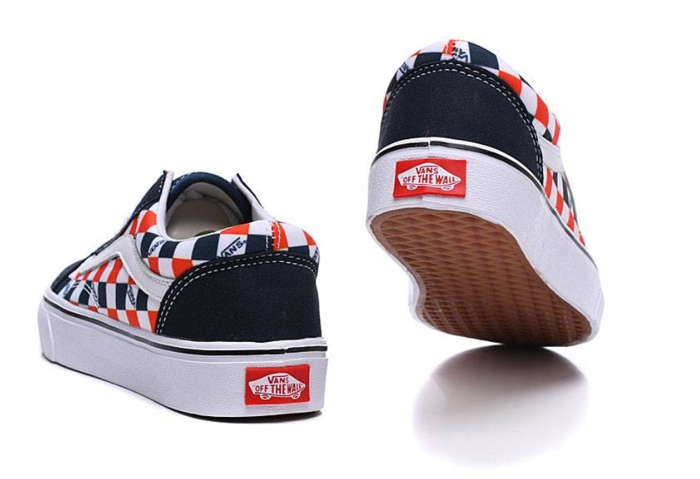 Les baskets Vans combinent parfaitement style et performance. Leur design iconique et leurs matériaux durables en font un choix populaire parmi les skateurs et les amateurs de mode. Pas cher. Le moins cher.