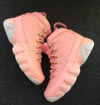 Baskets Air Jordan 9 Femme Elles ont conquis les amateurs de mode grâce à leur esthétique audacieuse et leurs innovations techniques.