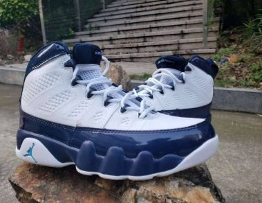 Baskets Air Jordan 9 Femme Elles ont conquis les amateurs de mode grâce à leur esthétique audacieuse et leurs innovations techniques.