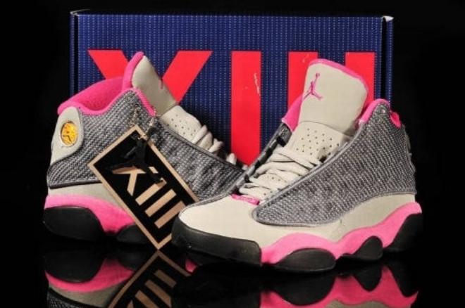 Les baskets Air Jordan 13 "Love & Respect" (Black and White) Femme permettent de personnaliser votre style tout en bénéficiant d’un confort supérieur.