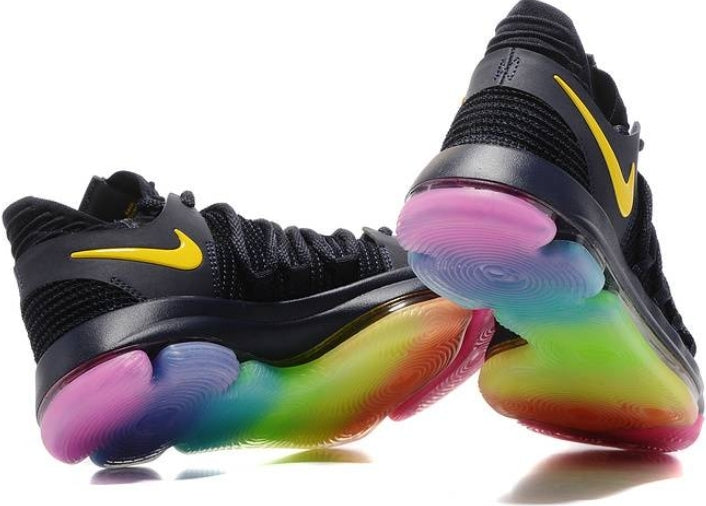 Les baskets Kevin Durant offrent un style emblématique et une performance exceptionnelle.
design distinctif.pas cher. Le moins cher.