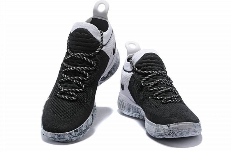 Les baskets Kevin Durant offrent un style emblématique et une performance exceptionnelle.
design distinctif.pas cher. Le moins cher.