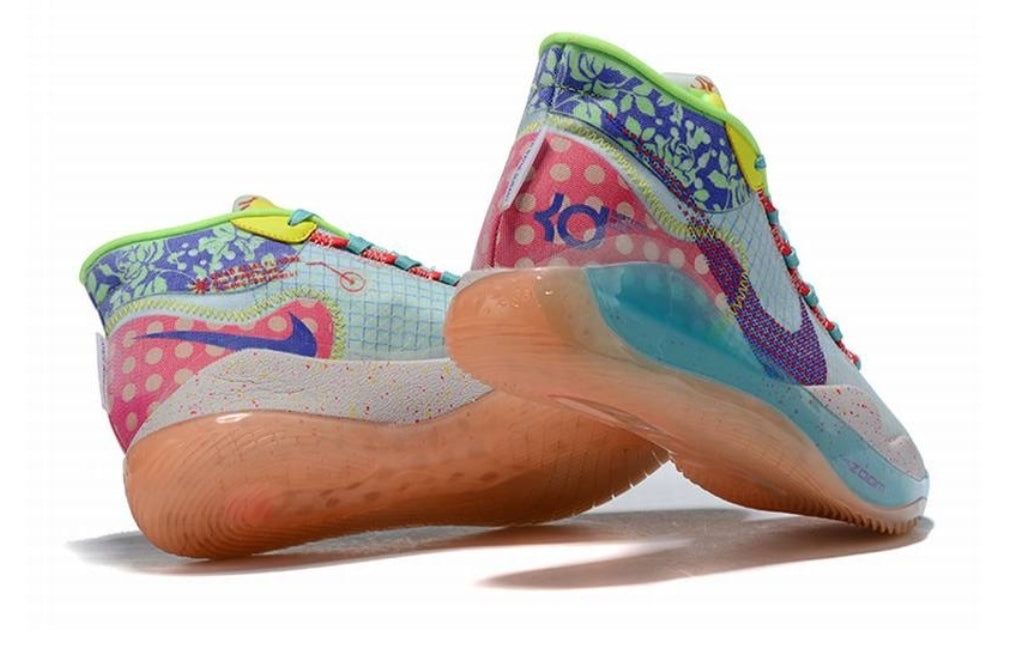 Les baskets Kevin Durant offrent un style emblématique et une performance exceptionnelle.
 design distinctif.pas cher. Le moins cher.