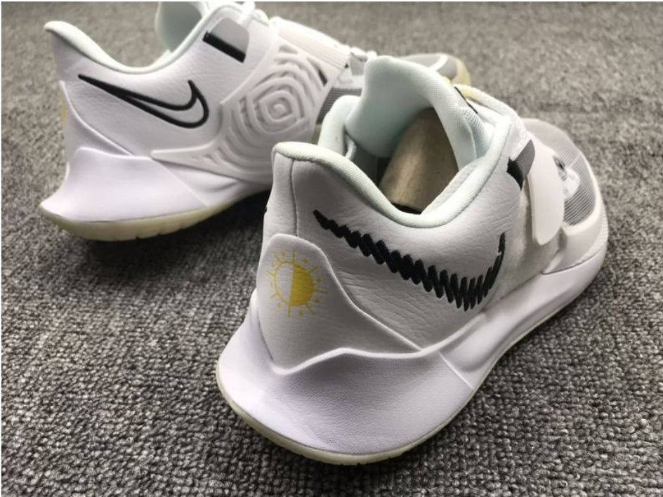 Les Basket kyrie Irving offrent un style emblématique et une performance exceptionnelle.
leur design distinctif. Pas cher . Le moins cher.