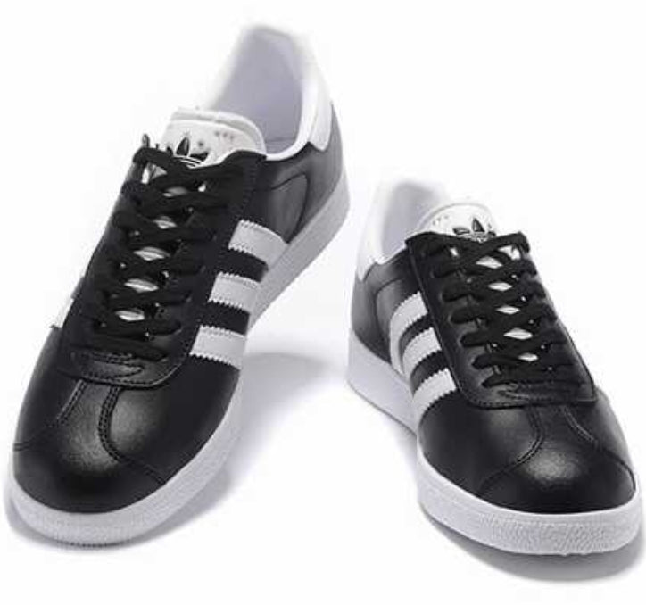 Les baskets Adidas Gazelle allient un style emblématique à une performance exceptionnelle.
design audacieux élégant pas cher. Le moins cher.
