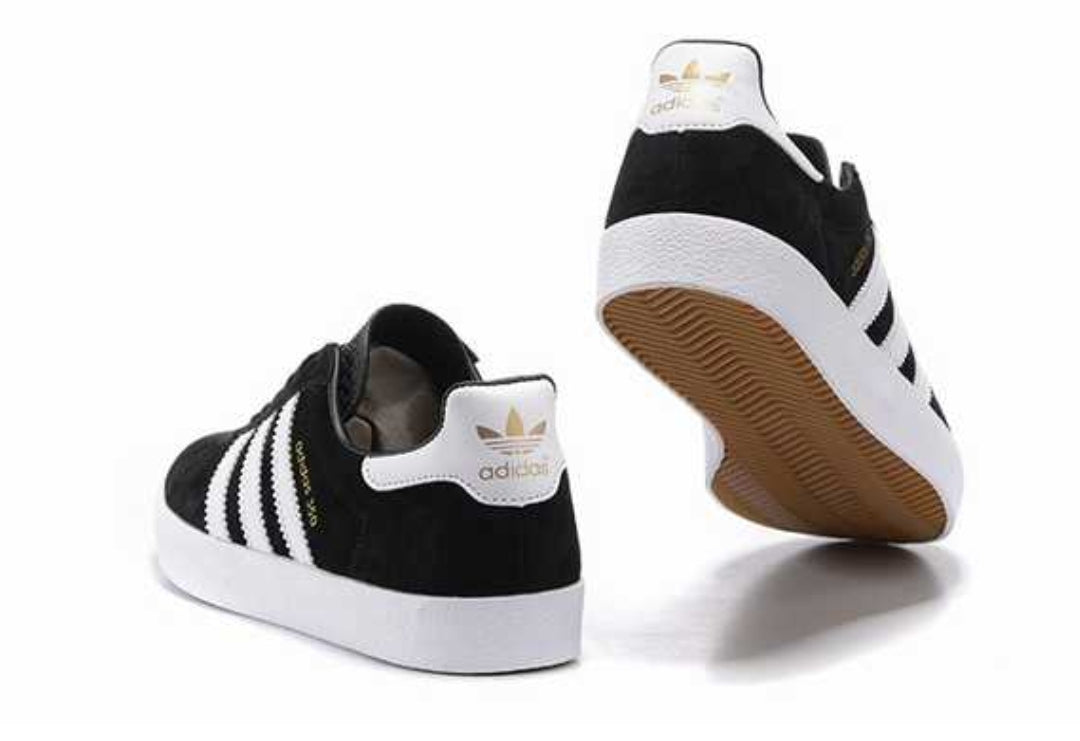 Les baskets Adidas Gazelle allient un style emblématique à une performance exceptionnelle.
design audacieux élégant pas cher. Le moins cher.