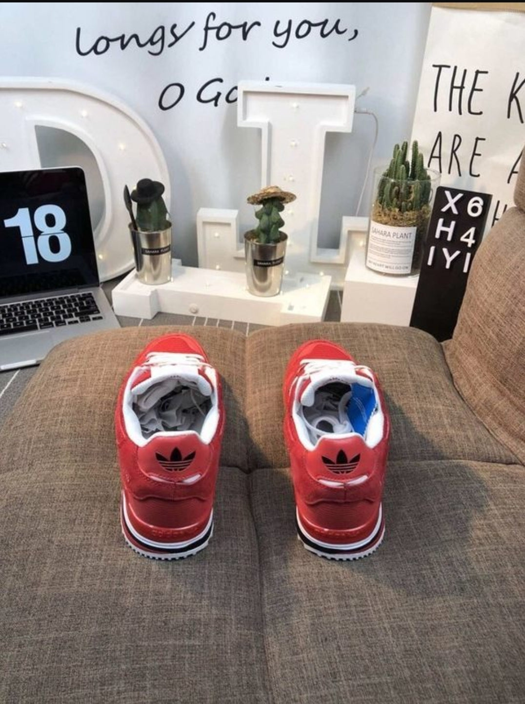 Les baskets Adidas ZX750 allient un style rétro à une performance exceptionnelle.
design classique, pas cher.le moins cher.