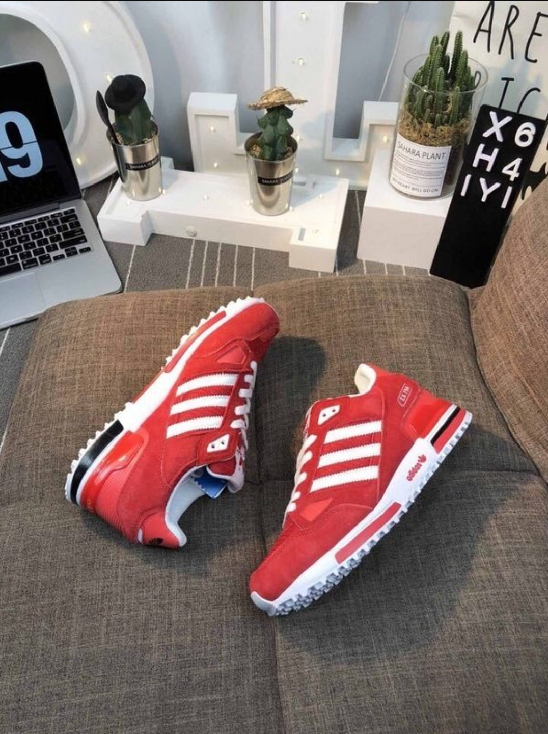 Les baskets Adidas ZX750 allient un style rétro à une performance exceptionnelle.
design classique, pas cher.le moins cher.