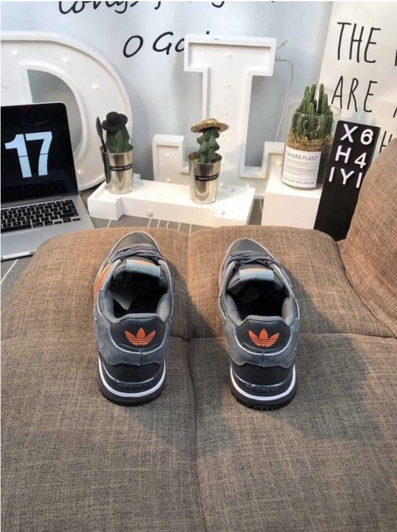 Les baskets Adidas ZX750 allient un style rétro à une performance exceptionnelle.
 design classique, pas cher.le moins cher.