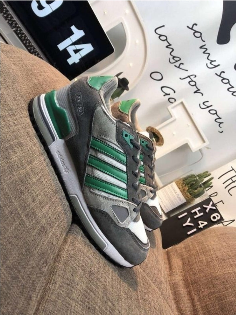 Les baskets Adidas ZX750 allient un style rétro à une performance exceptionnelle.pour les amateurs de mode et les sportifs.