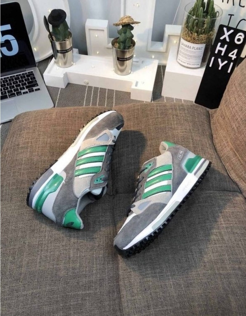 Les baskets Adidas ZX750 allient un style rétro à une performance exceptionnelle.pour les amateurs de mode et les sportifs.