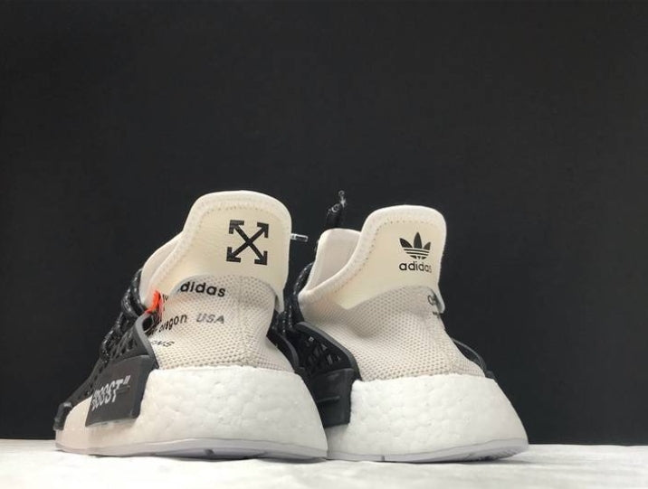 Les baskets Adidas Human Race allient un style audacieux à un engagement social.
design unique. Pas cher. Le moins cher.