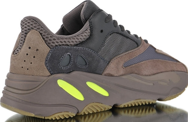 Les baskets Adidas Yeezy 700 V2 incarnent un style emblématique et une performance supérieure.
 design distinctif.pas cher.le moins cher.