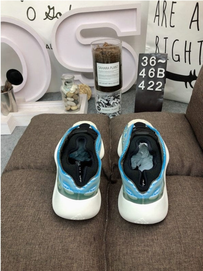 Les baskets Adidas Yeezy 700 V3 allient un style distinctif à un confort exceptionnel.
design unique. Pas cher. Le moins cher.