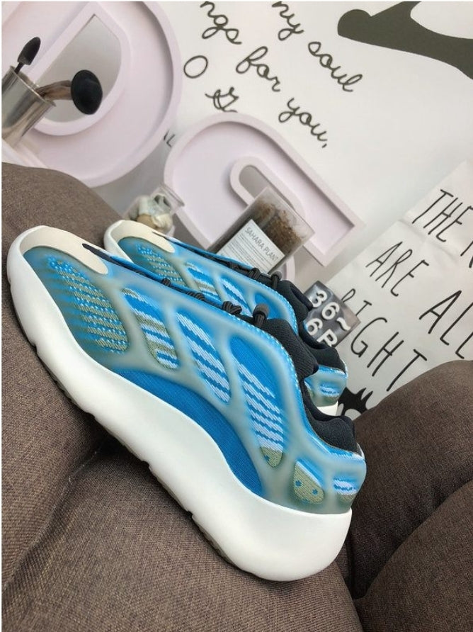 Les baskets Adidas Yeezy 700 V3 allient un style distinctif à un confort exceptionnel.
design unique. Pas cher. Le moins cher.