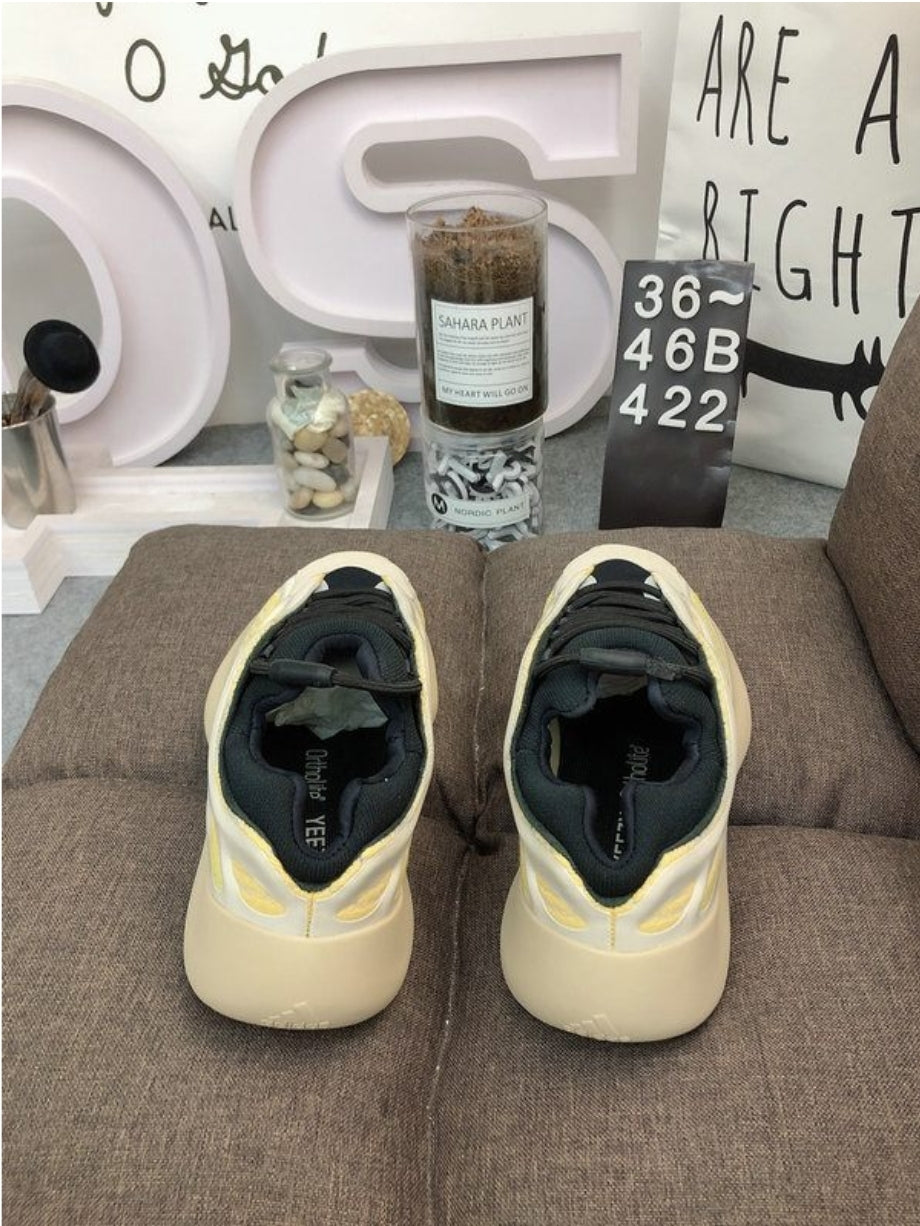 Les baskets Adidas Yeezy 700 V3 allient un style distinctif à un confort exceptionnel.
design unique. Pas cher. Le moins cher.