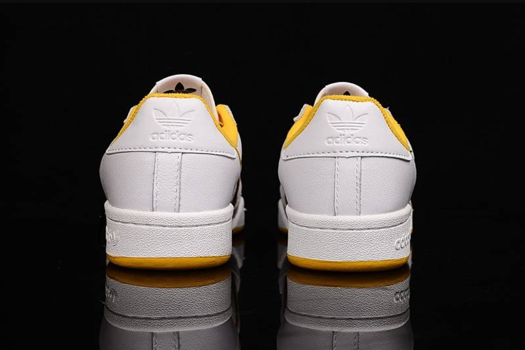 Les baskets Adidas Continental allient performance et style intemporel.
Leur silhouette élégante.pas cher.le moins cher.