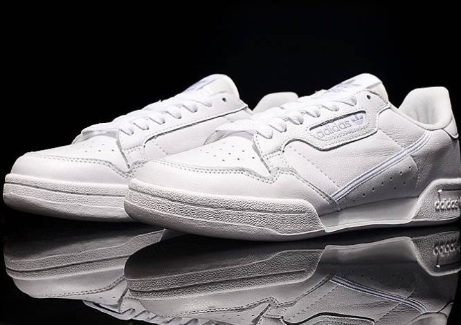 Les baskets Adidas Continental allient performance et style intemporel.
Leur silhouette élégante.pas cher.le moins cher.