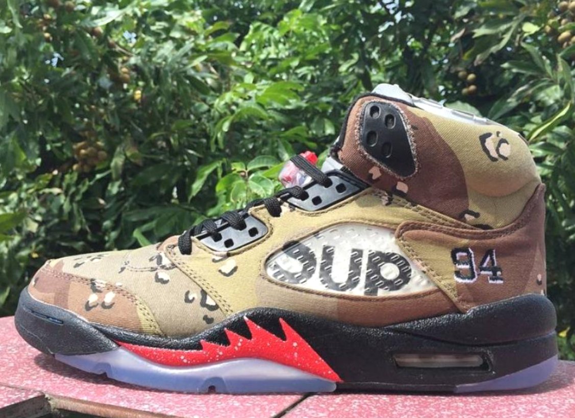 Les baskets Air Jordan 5 offrent un style audacieux et une performance exceptionnelle. leur design unique emblématique. Pas cher. Le moins cher.