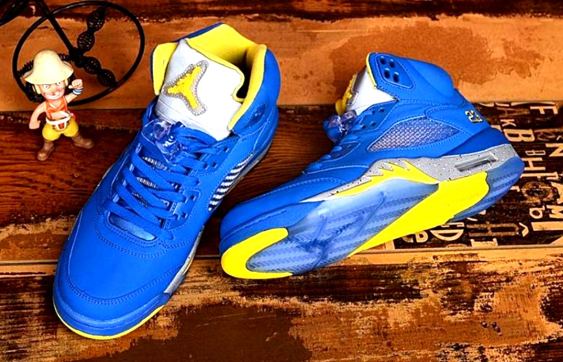 Les baskets Air Jordan 5 offrent un style audacieux et une performance exceptionnelle. leur design unique emblématique. Pas cher. Le moins cher.