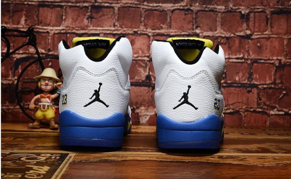 Les baskets Air Jordan 5 offrent un style audacieux et une performance exceptionnelle. leur design unique emblématique. Pas cher. Le moins cher.