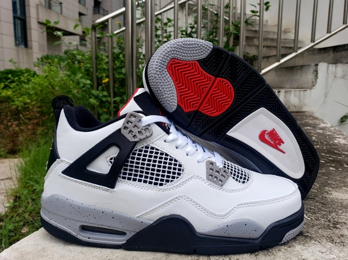 Les baskets Air Jordan 4 offrent un style iconique et une performance remarquable.
leur design distinctif pas cher. le moin cher.