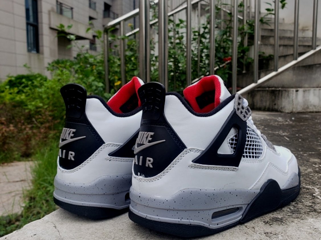 Les baskets Air Jordan 4 offrent un style iconique et une performance remarquable.
leur design distinctif pas cher. le moin cher.