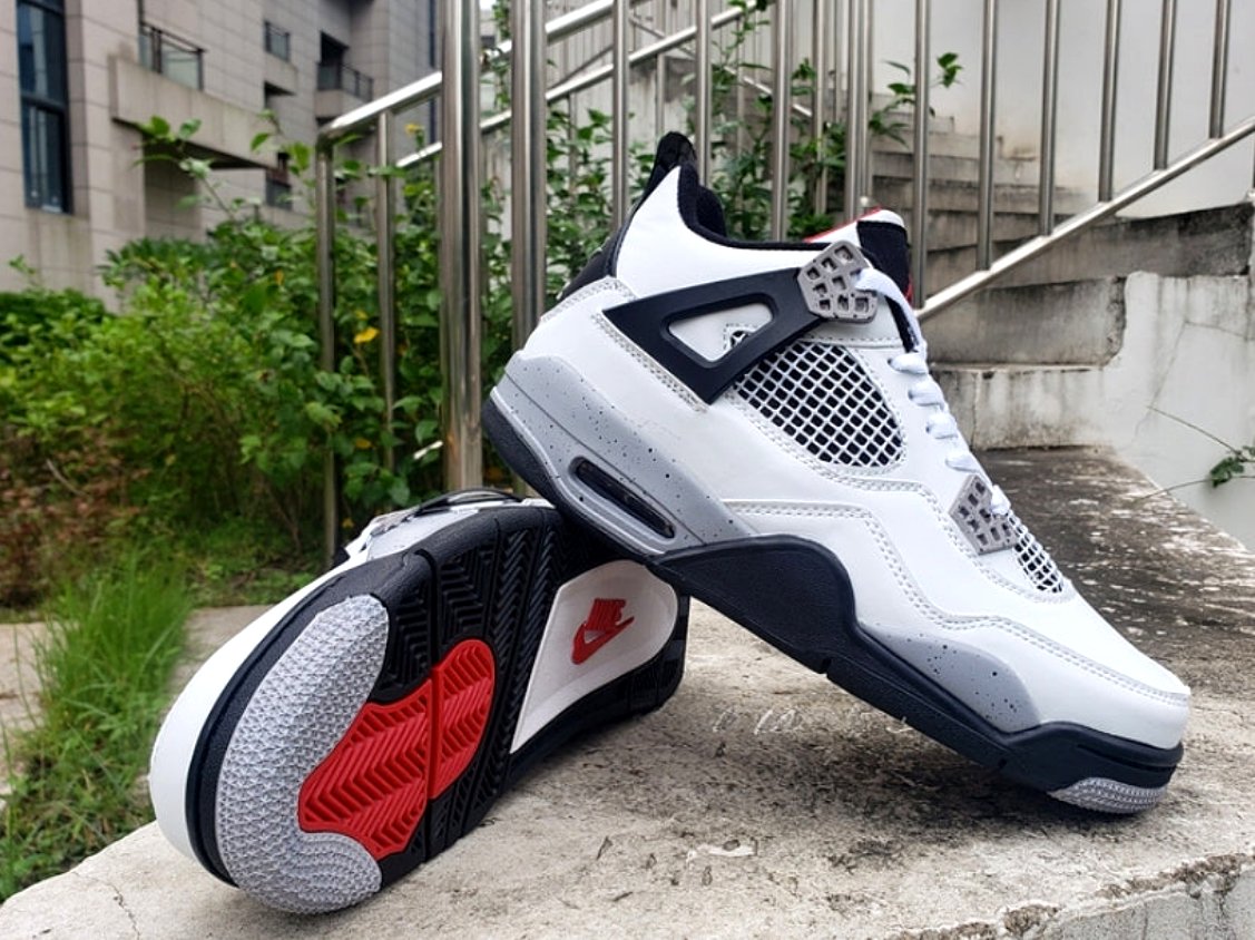 Les baskets Air Jordan 4 offrent un style iconique et une performance remarquable.
leur design distinctif pas cher. le moin cher.