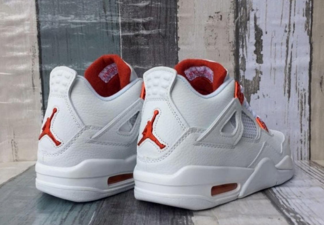 Les baskets Air Jordan 4 offrent un style iconique et une performance remarquable.
leur design distinctif pas cher. le moin cher.