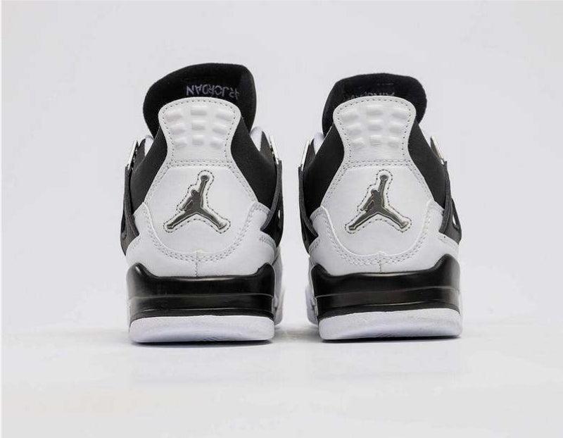 Les baskets Air Jordan 4 offrent un style iconique et une performance remarquable.
leur design distinctif pas cher. le moin cher.