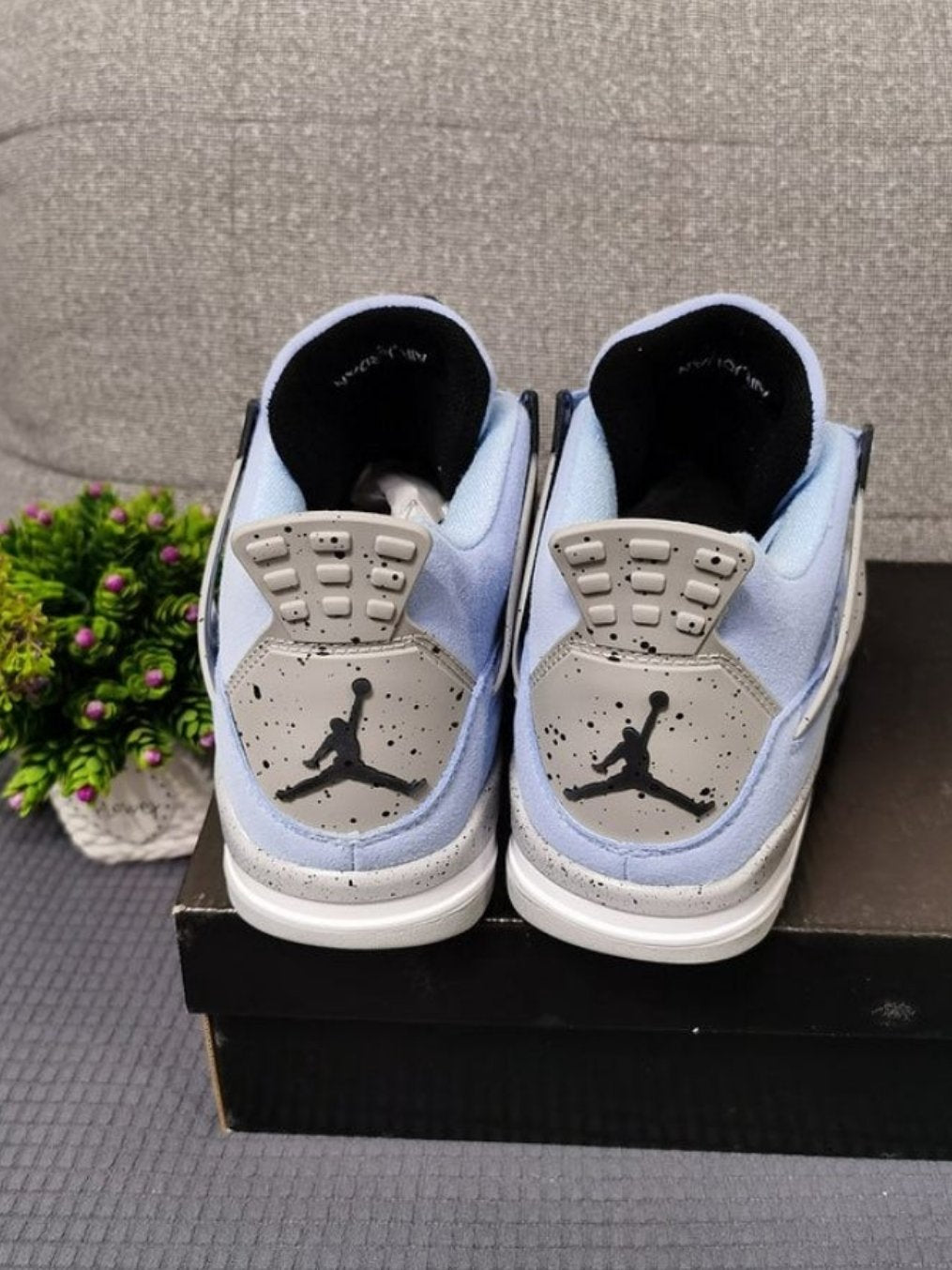 Les baskets Air Jordan 4 offrent un style iconique et une performance remarquable.
leur design distinctif pas cher. le moin cher.