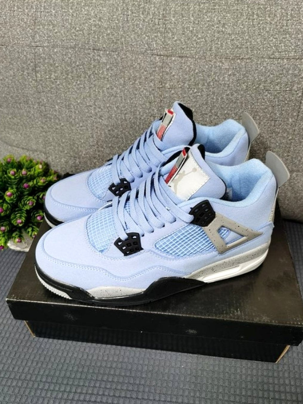 Les baskets Air Jordan 4 offrent un style iconique et une performance remarquable.
leur design distinctif pas cher. le moin cher.