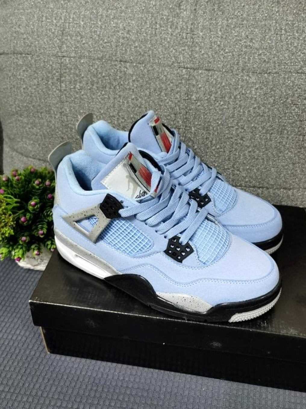 Les baskets Air Jordan 4 offrent un style iconique et une performance remarquable.
leur design distinctif pas cher. le moin cher.