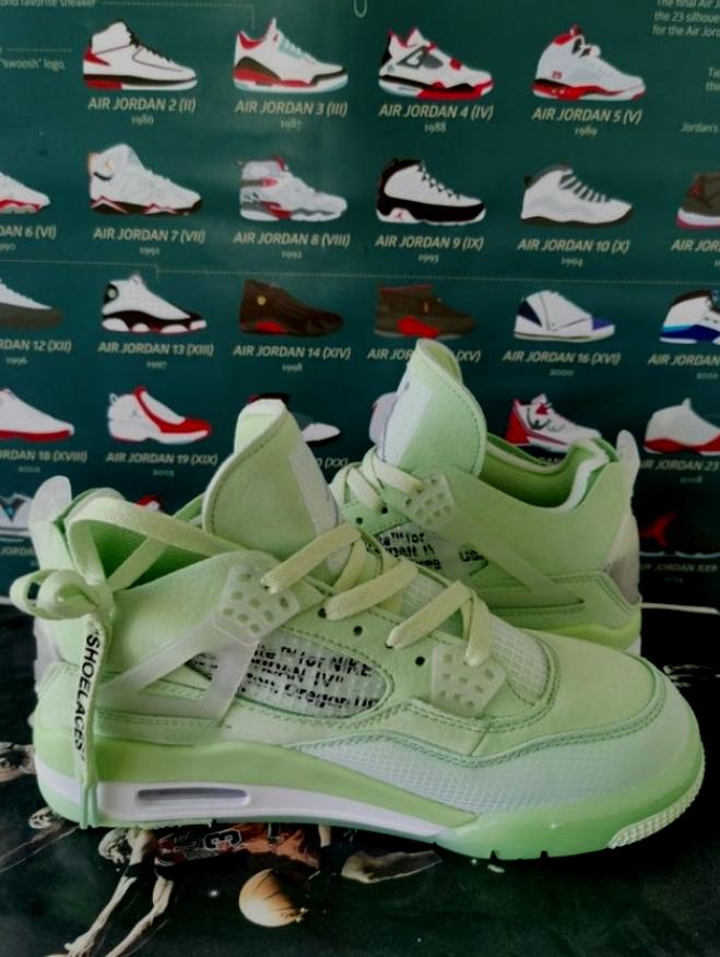 Les baskets Air Jordan 4 offrent un style légendaire et une performance exceptionnelle et unique.pas cher. le moins cher