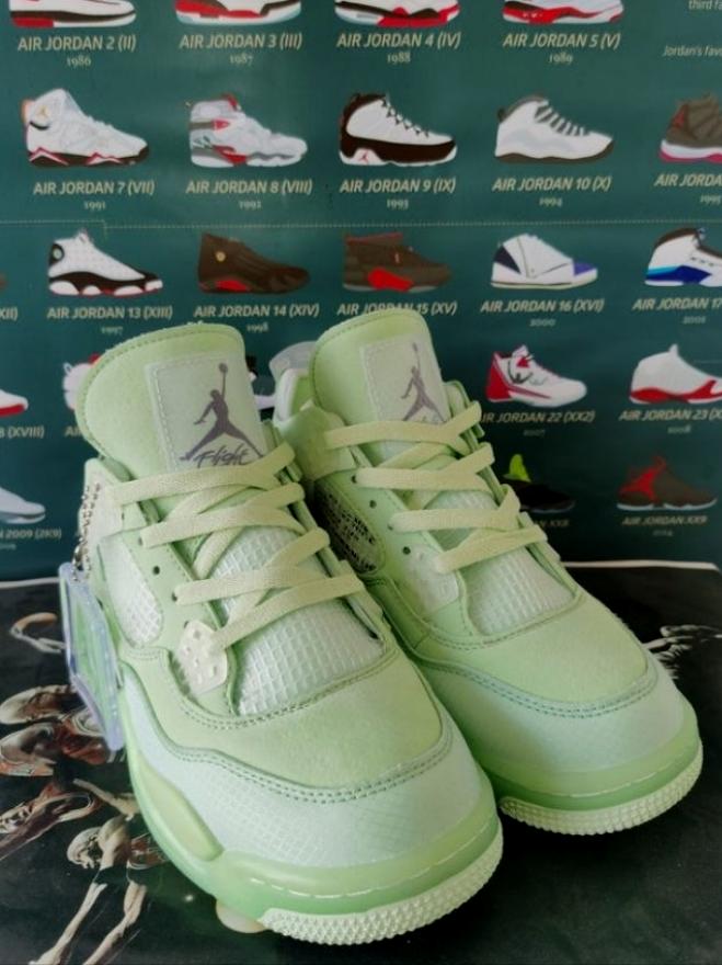 Les baskets Air Jordan 4 offrent un style légendaire et une performance exceptionnelle et unique.pas cher. le moins cher