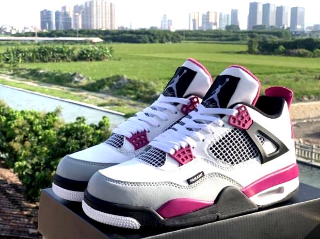 Les baskets Air Jordan 4 offrent un style iconique et une performance remarquable.
leur design distinctif pas cher. le moin cher.