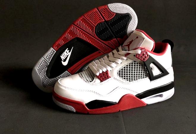 Les baskets Air Jordan 4 offrent un style iconique et une performance remarquable.
leur design distinctif pas cher. le moin cher.