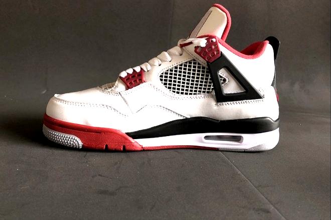 Les baskets Air Jordan 4 offrent un style iconique et une performance remarquable.
leur design distinctif pas cher. le moin cher.