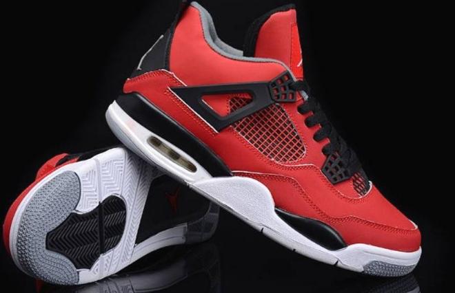 Les baskets Air Jordan 4 offrent un style iconique et une performance remarquable.
leur design distinctif pas cher. le moin cher.