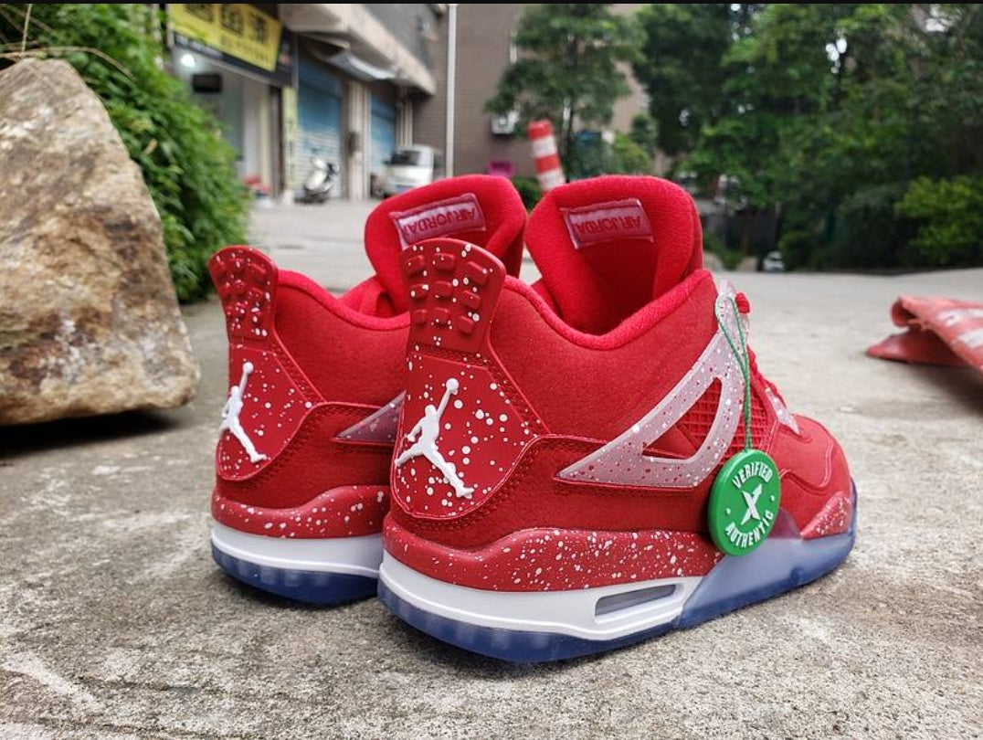 Les baskets Air Jordan 4 offrent un style iconique et une performance remarquable.
leur design distinctif pas cher. le moin cher.