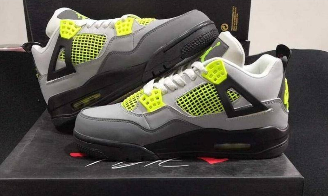 Les baskets Air Jordan 4 offrent un style iconique et une performance remarquable.
leur design distinctif pas cher. le moin cher.
