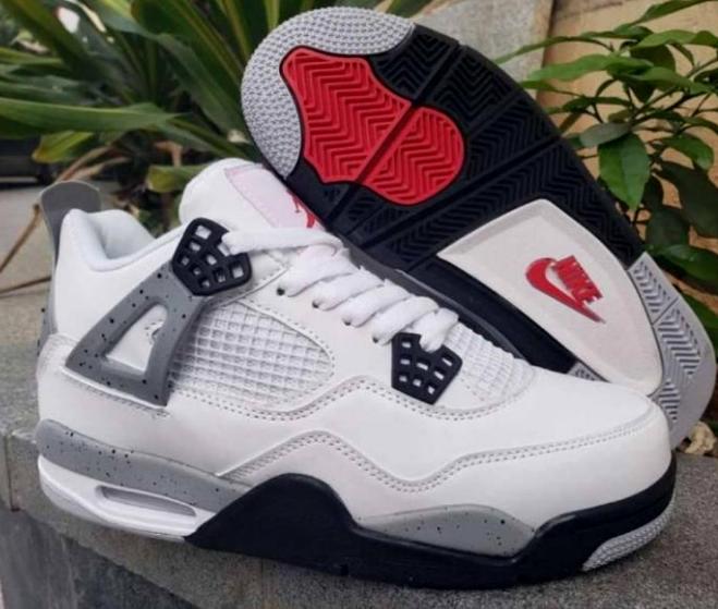 Les baskets Air Jordan 4 offrent un style iconique et une performance remarquable.
leur design distinctif pas cher. le moin cher.