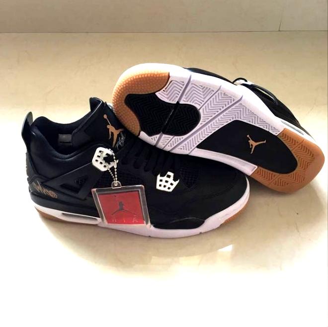 Les baskets Air Jordan 4 offrent un style iconique et une performance remarquable.
leur design distinctif pas cher. le moin cher.