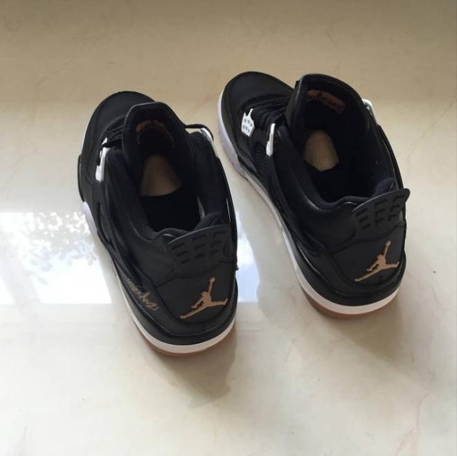 Les baskets Air Jordan 4 offrent un style iconique et une performance remarquable.
leur design distinctif pas cher. le moin cher.