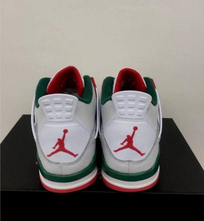 Les baskets Air Jordan 4 offrent un style iconique et une performance remarquable.
leur design distinctif pas cher. le moin cher.