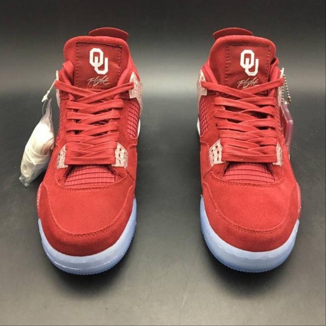 Les baskets Air Jordan 4 offrent un style iconique et une performance remarquable.
leur design distinctif pas cher. le moin cher.